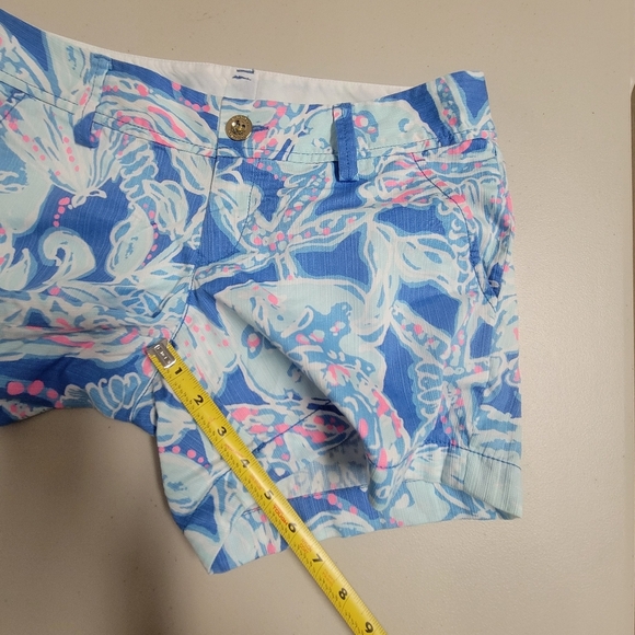Lilly Pulitzer Gallahan Shorts. - Picture 10 of 13